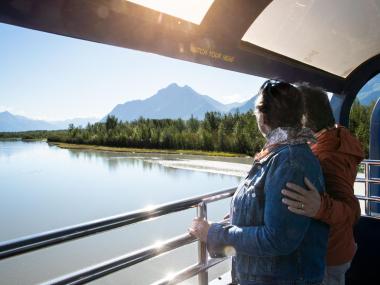 Sightseeing on the Alaska Railroad