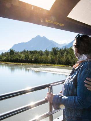 Sightseeing on the Alaska Railroad