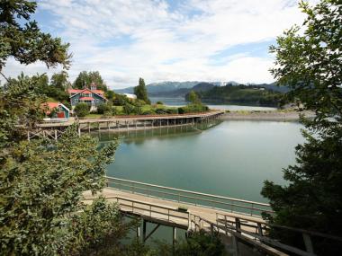 Halibut Cove Lake