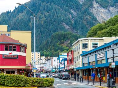 Cruise shopping tour of Alaska's Inside Passage
