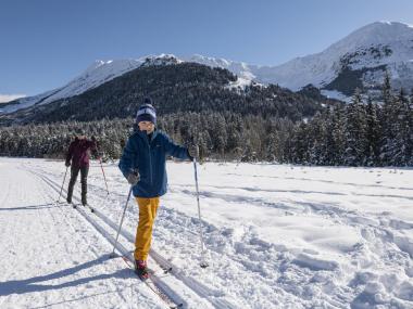 Family cross country skiing in Girdwood