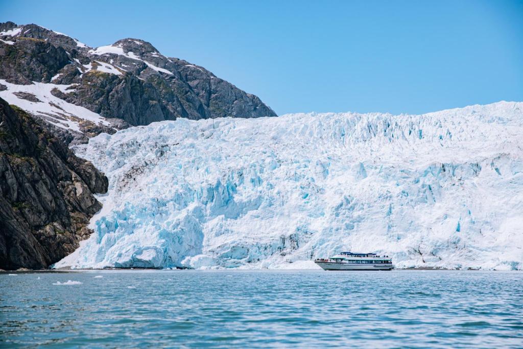 Day cruise in Kenai Fjords National Park