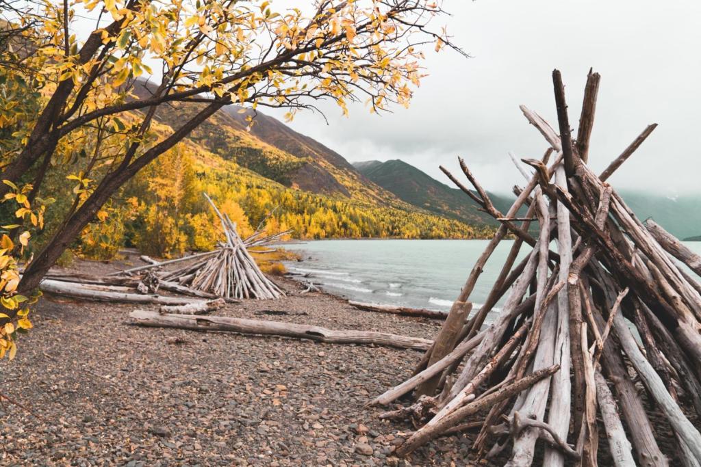 Fall colors at Eklutna Lake