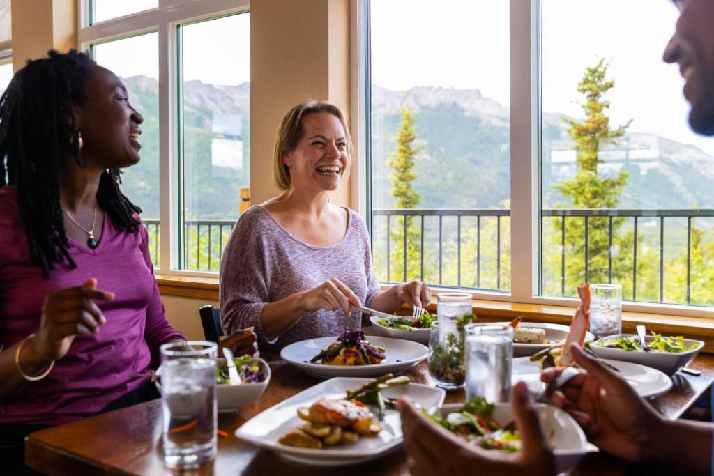 Dining in Denali Park Village