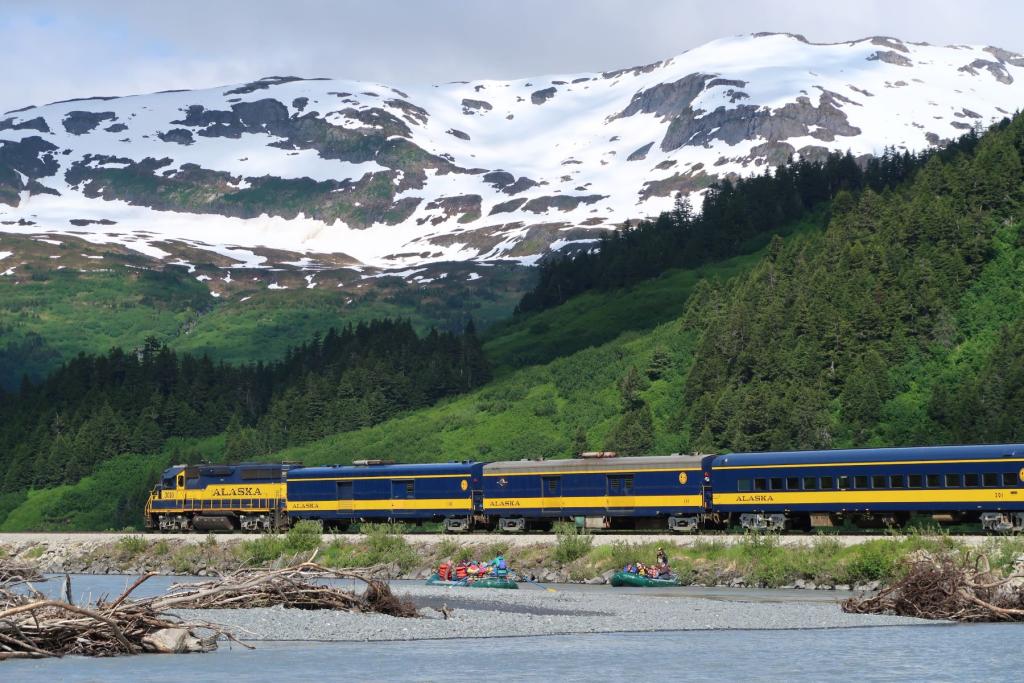 Glacier Discovery Train