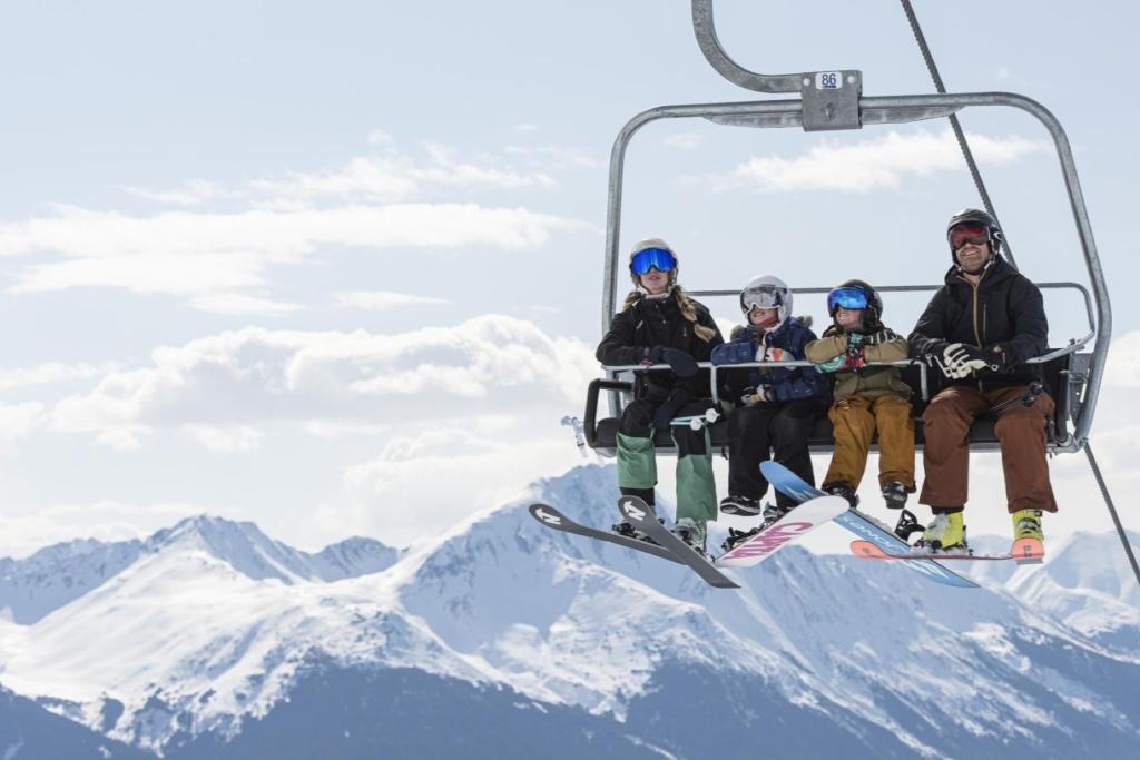 Family on chairlift at Alyeska Resort