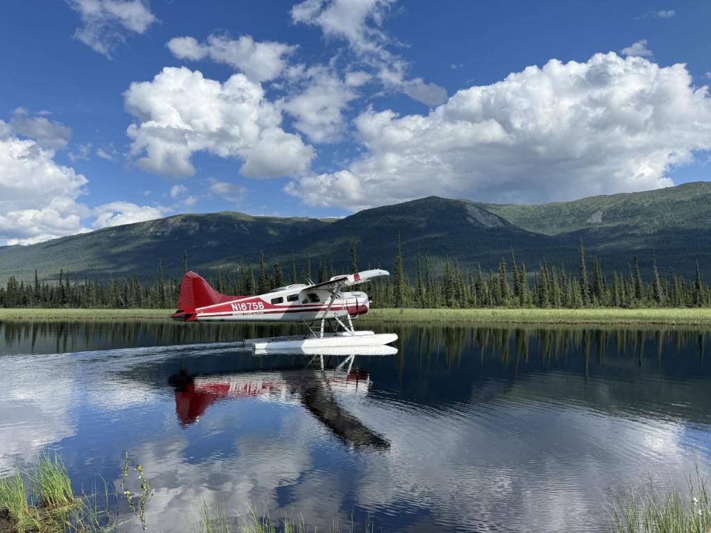 Float plane in Gates of the Arctic National Park